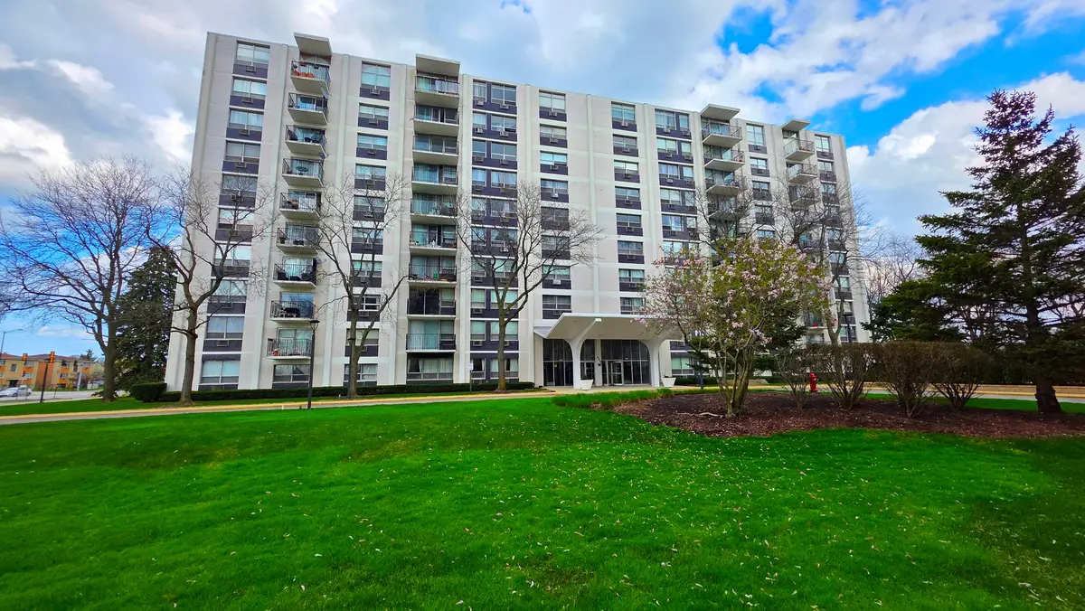 9001 Golf Road #1B, Des Plaines, IL 60016 - #1