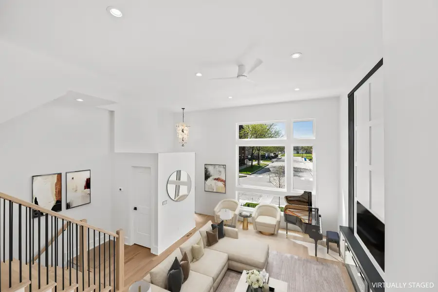 704 E 41 Street, Chicago, IL 60653 - #2