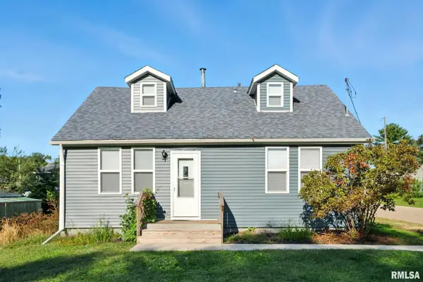 300 S 14th Street, Le Claire, IA 52753