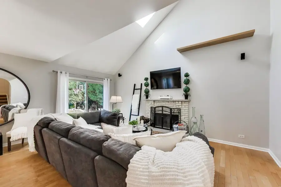 513 E Central Road, Arlington Heights, IL 60005 - #3