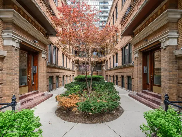 2745 N Hampden Court #1E, Chicago, IL 60614