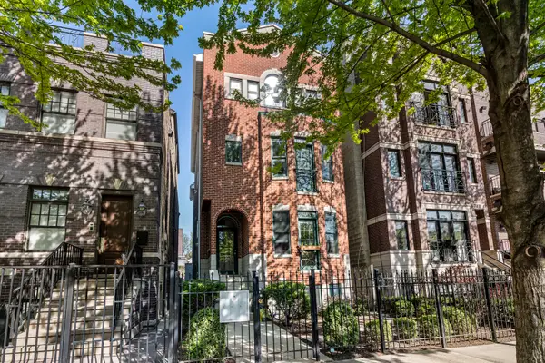 2737 N Southport Avenue #3, Chicago, IL 60614