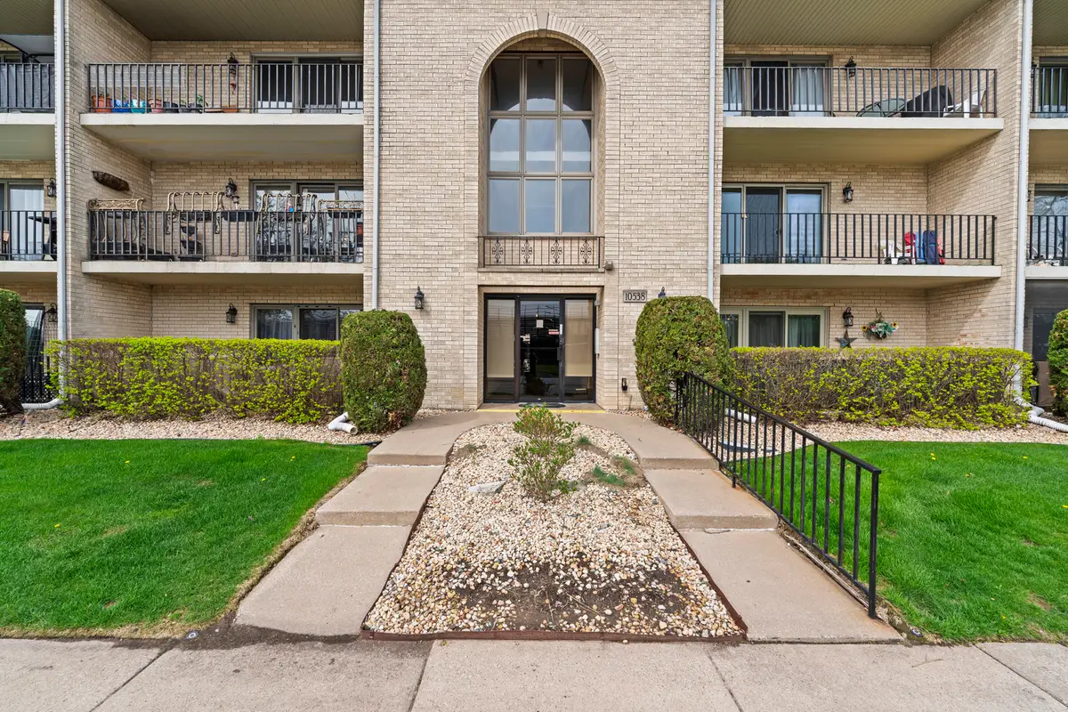 10538 Central Avenue #2S, Chicago Ridge, IL 60415 - #1