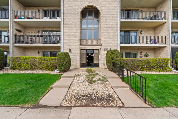 10538 Central Avenue #2S, Chicago Ridge, IL 60415