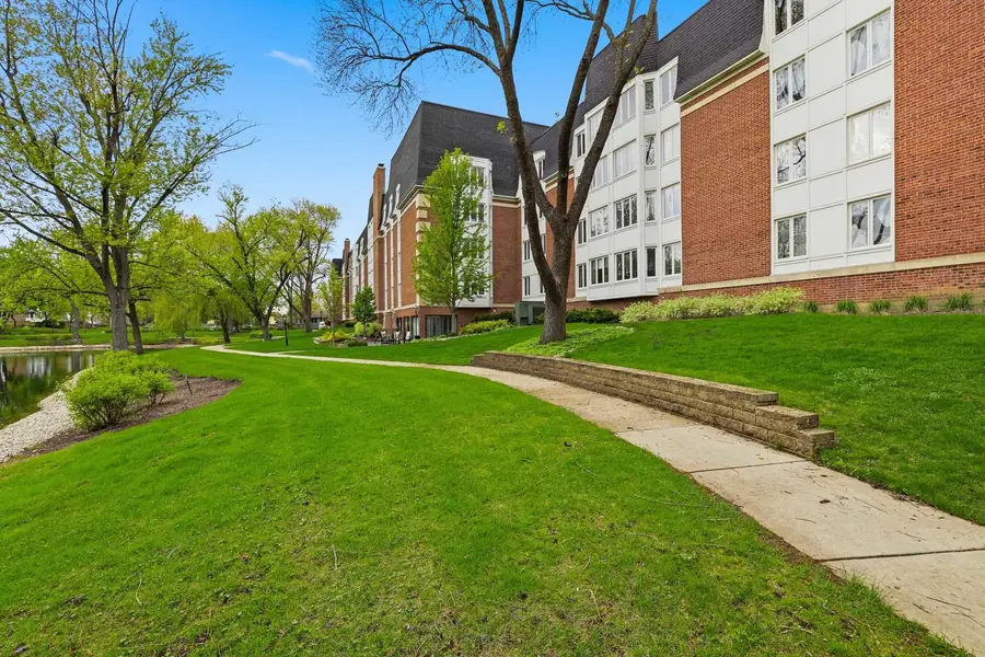 175 Lake Boulevard #302, Buffalo Grove, IL 60089 - #3