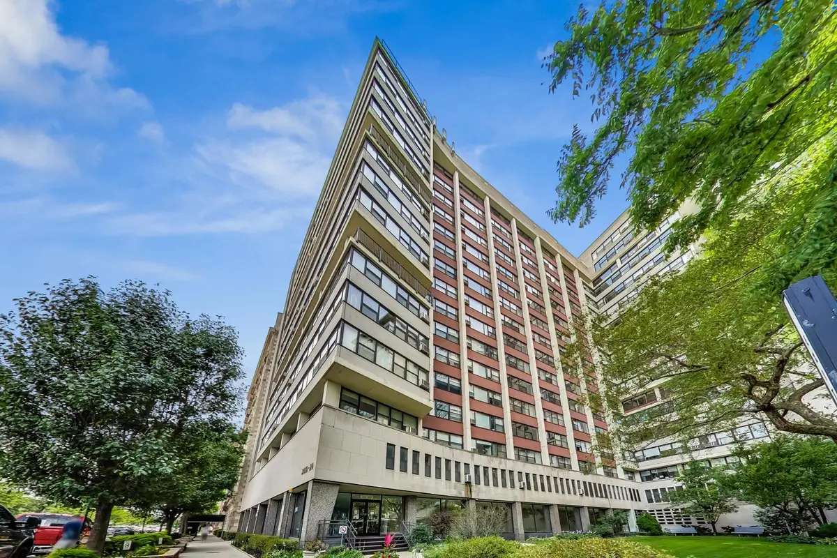 3410 N Lake Shore Drive #6E, Chicago, IL 60657 - #1