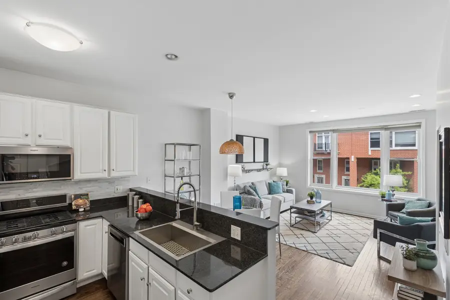 2840 N Lincoln Avenue #H4, Chicago, IL 60657 - #3
