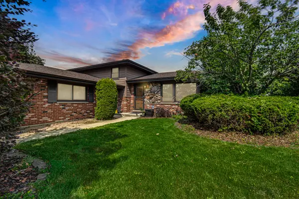 15601 Ridgeland Avenue, Oak Forest, IL 60452