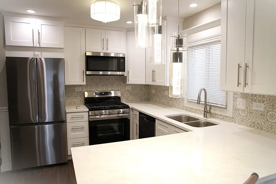 9042 S Emerald Avenue, Chicago, IL 60620 - #3