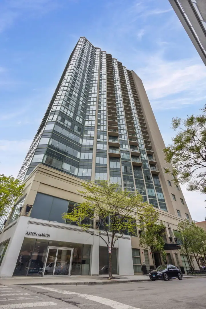 111 W Maple Street #1807, Chicago, IL 60610 - #2