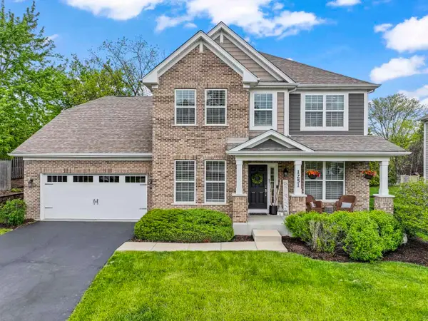 1251 W Thomas Road, Wheaton, IL 60187