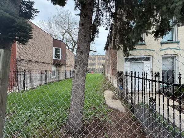 425 N Lawndale Avenue, Chicago, IL 60624