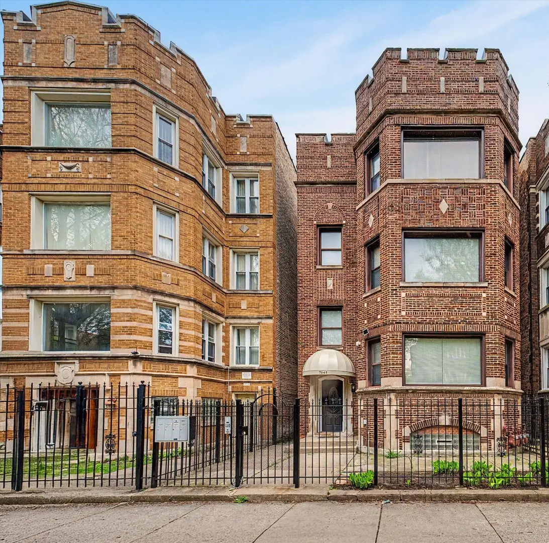 7641 S Phillips Avenue, Chicago, IL 60649 - #1