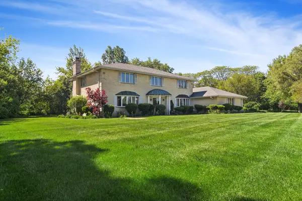 20820 N Middleton Drive, Kildeer, IL 60047