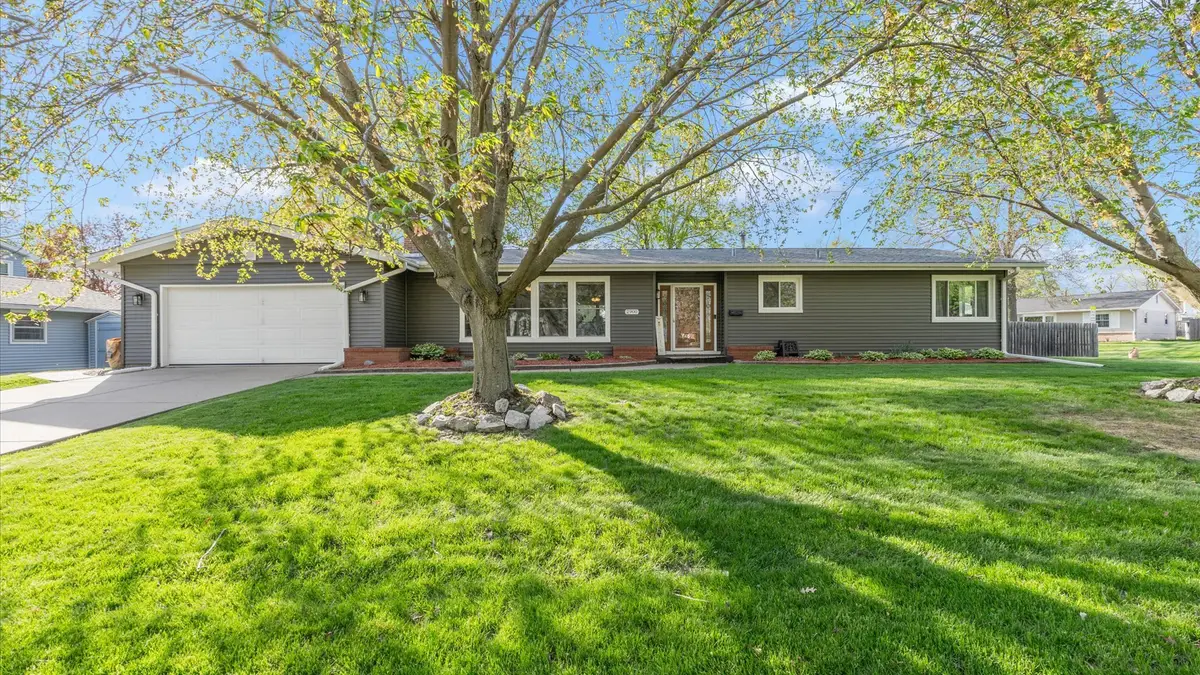 2900 27th Street, Rock Island, IL 61201 - #1