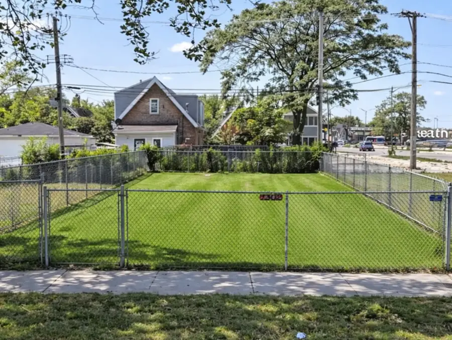 1302 S Oakley Avenue, Chicago, IL 60608 - #2
