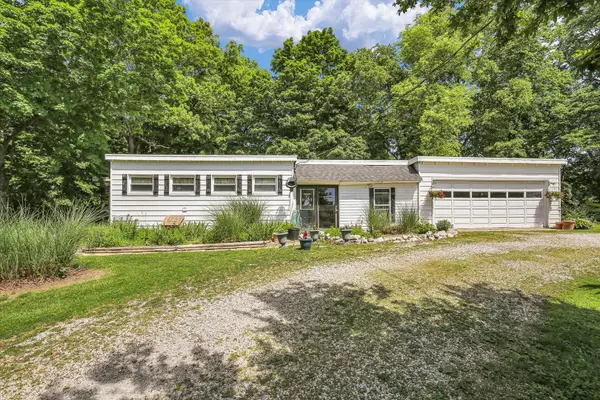 2718 Cr 1200 N Road, Homer, IL 61849