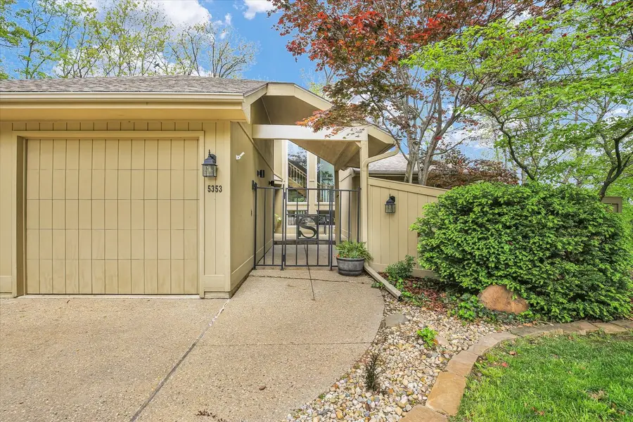 5353 Bailey Avenue, Clinton, IL 61727 - #3