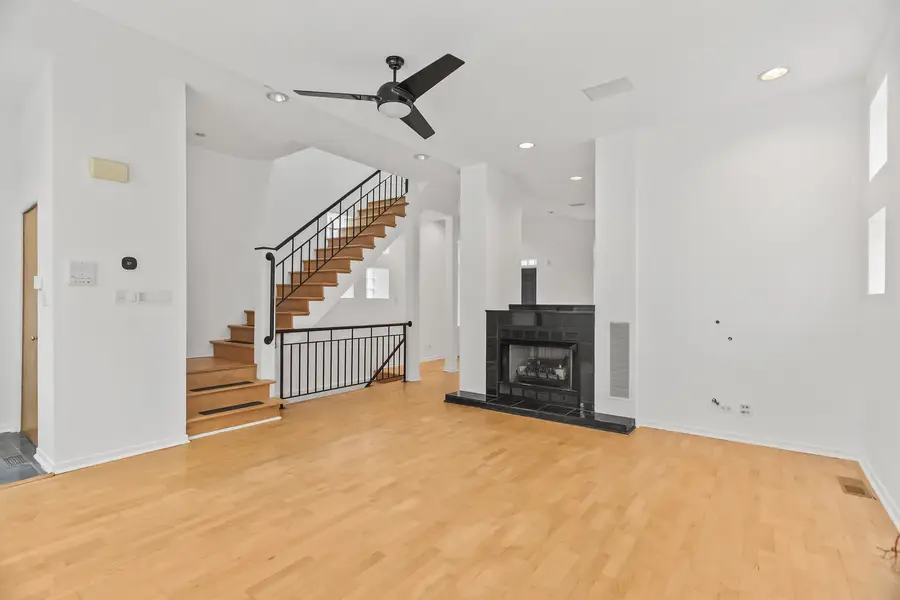 1207 E 44th Place, Chicago, IL 60653 - #3