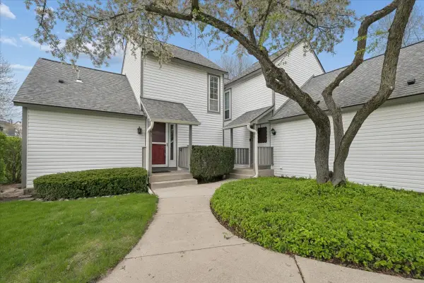 938 Chase Court, Gurnee, IL 60031