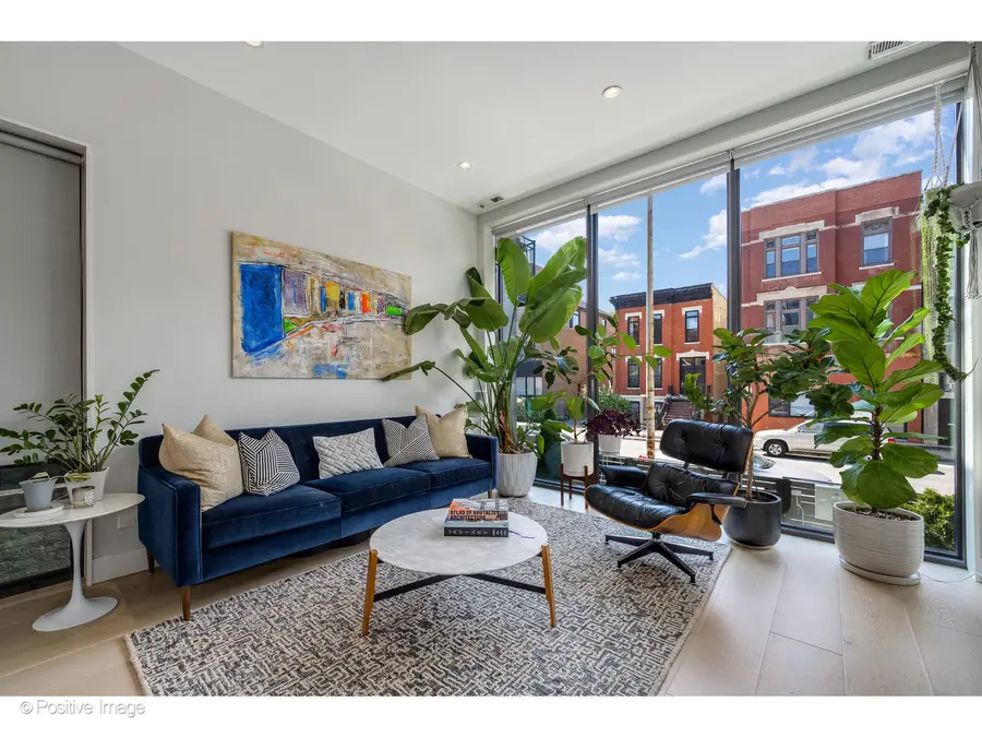 1752 W Augusta Boulevard #1, Chicago, IL 60622 - #2