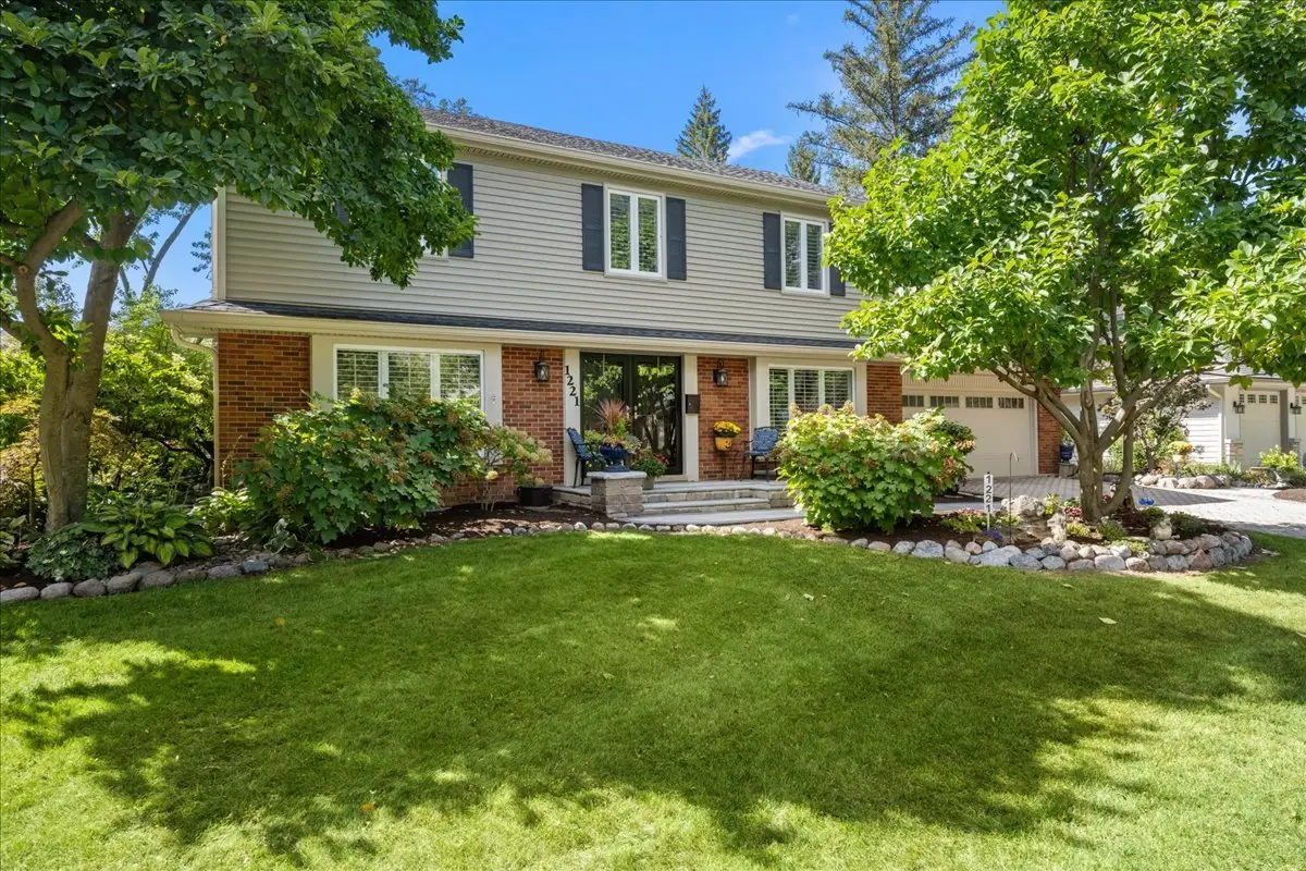 1221 N Loomis Street, Naperville, IL 60563 - #1