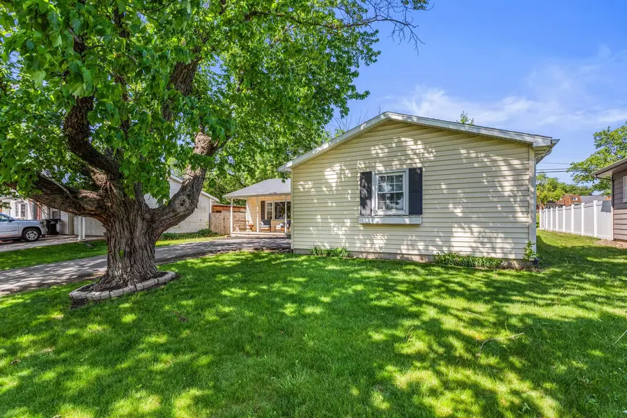 401 Cedar Drive, Clinton, IL 61727 - #3