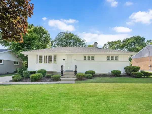 808 Delles Road, Wheaton, IL 60189