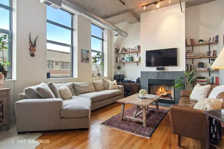 758 N Larrabee Street #712, Chicago, IL 60654 - #2