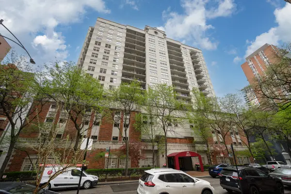 21 W Chestnut Street #901, Chicago, IL 60610