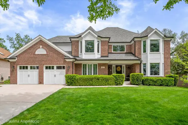 675 Oak Street, Roselle, IL 60172