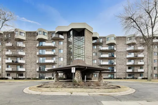 1275 E Baldwin Lane #506, Palatine, IL 60074