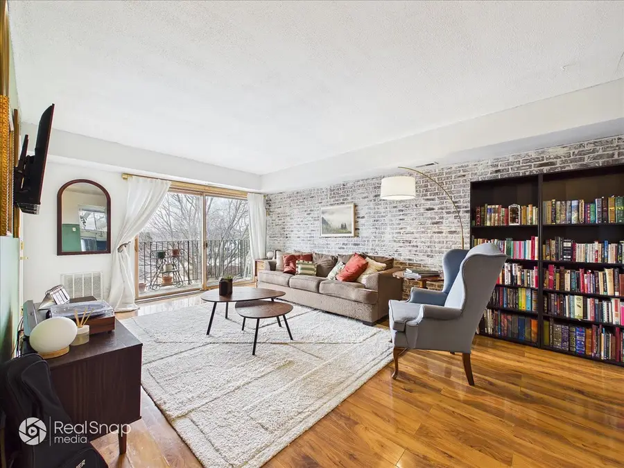 113 W Brandon Court #E31, Palatine, IL 60067 - #3