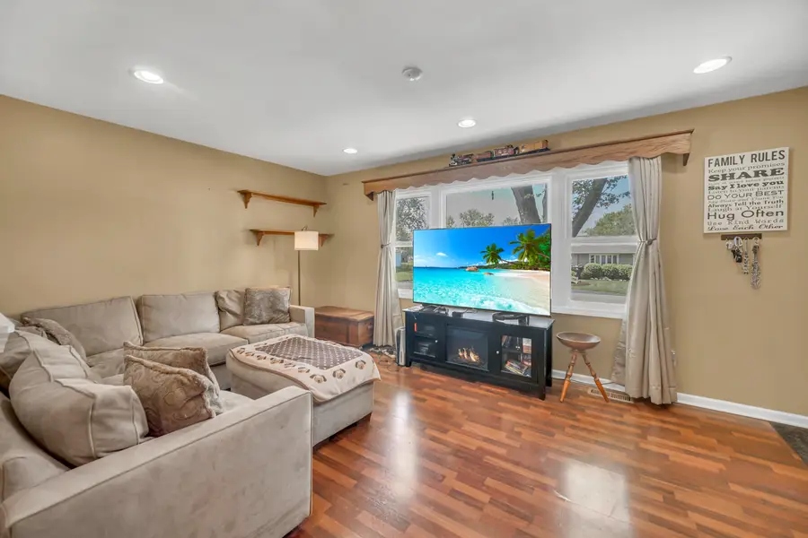 137 Birchwood Road, Carpentersville, IL 60110 - #3