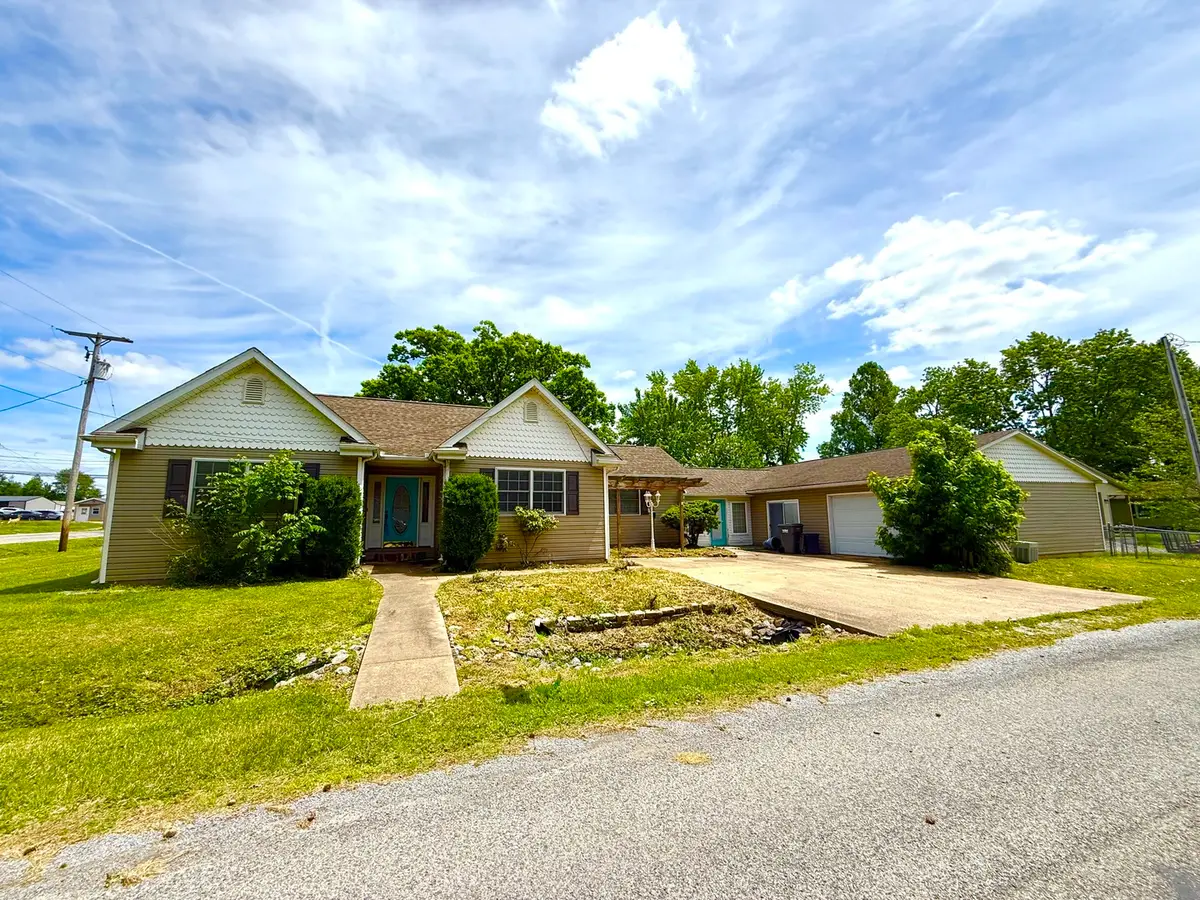 104 Mcneil, Energy, IL 62933 - #1