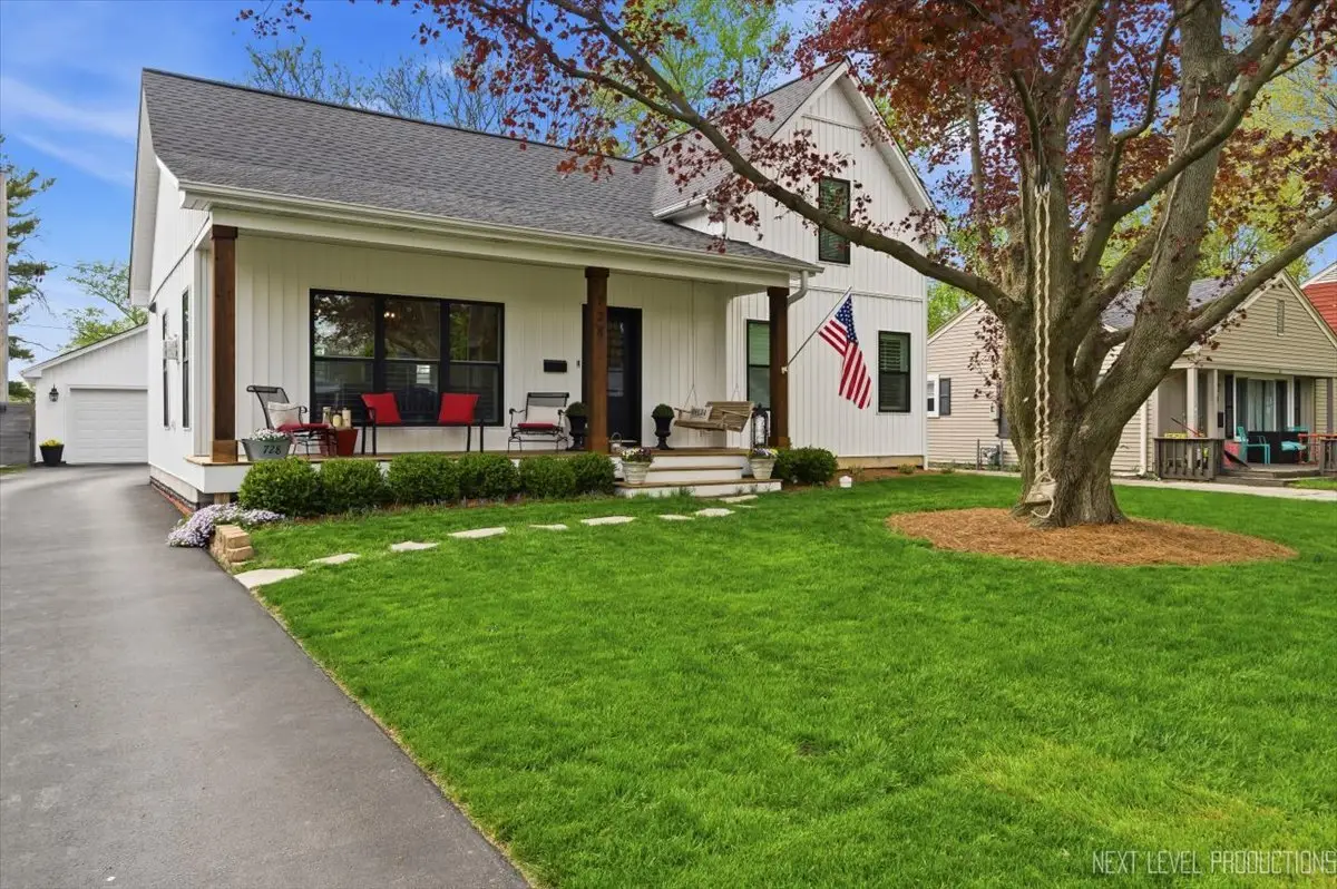 728 N Lincoln Avenue, Geneva, IL 60134 - #1