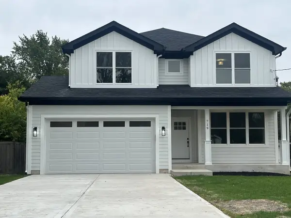 100 E Adams Avenue, Villa Park, IL 60181