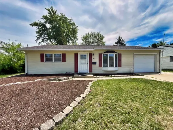 401 Holly Drive, Streamwood, IL 60107