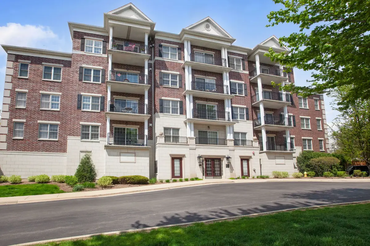 446 Mcdaniels Circle #302, Clarendon Hills, IL 60514 - #1