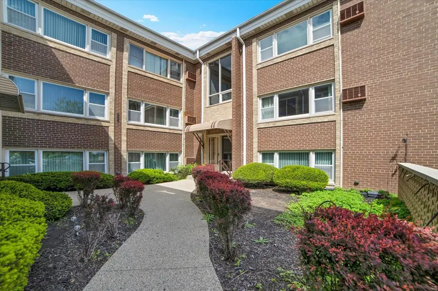 2257 Des Plaines Avenue #1NE, North Riverside, IL 60546 - #2