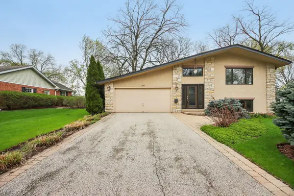 236 Monument Avenue, Barrington, IL 60010