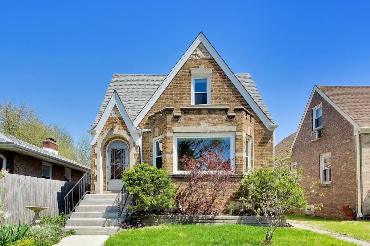 4885 N Austin Avenue, Chicago, IL 60630 - #1