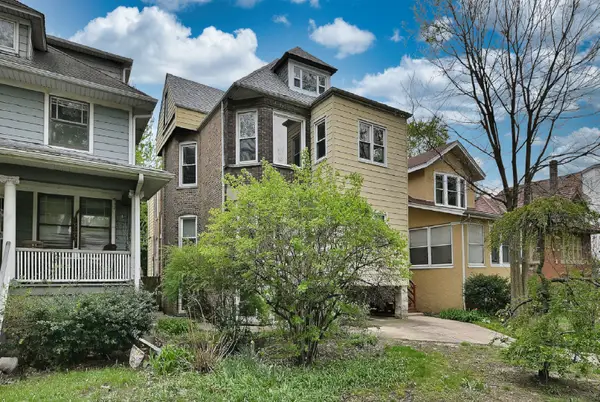 1915 W Lunt Avenue, Chicago, IL 60626