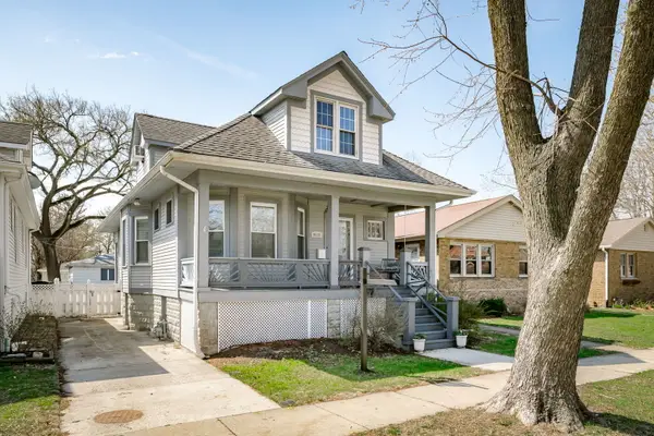 9439 Congress Park Avenue, Brookfield, IL 60513