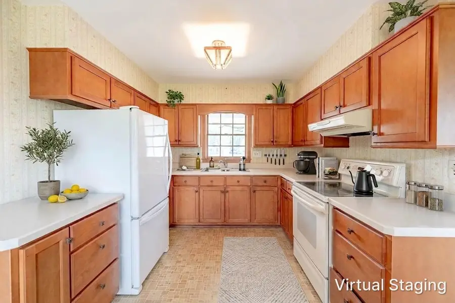 8 Candlewick Court, North Aurora, IL 60542 - #3