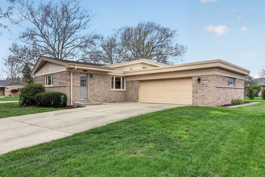 10681 Newbury Street, Westchester, IL 60154 - #3