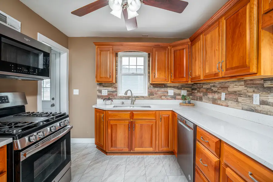 12 Suburban Heights, Milan, IL 61264 - #2