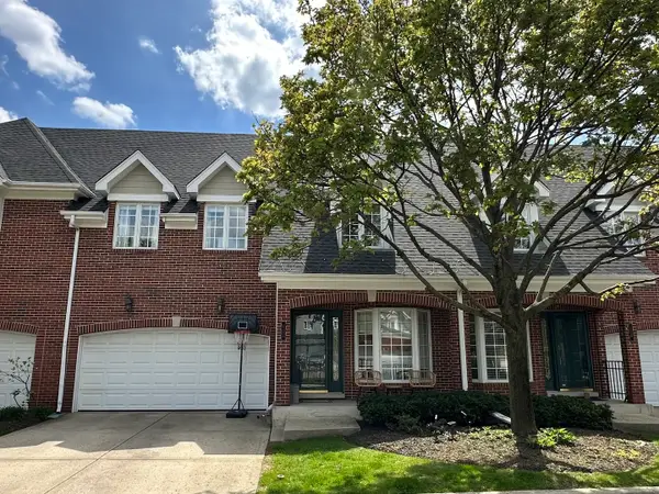 122 E Knighton Place, Elmhurst, IL 60126