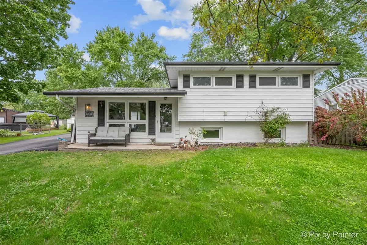 34W912 Clyde Parkway, Saint Charles, IL 60174 - #1
