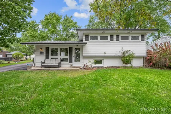 34W912 Clyde Parkway, St. Charles, IL 60174